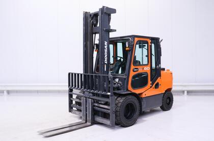 DOOSAN  D40SC-7